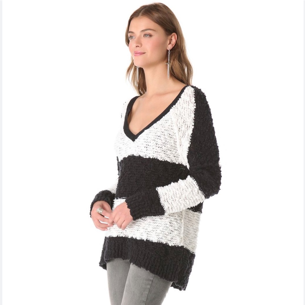 FREE PEOPLE Women’s M Black & White Striped Bouche V Neck Pullover Sweater